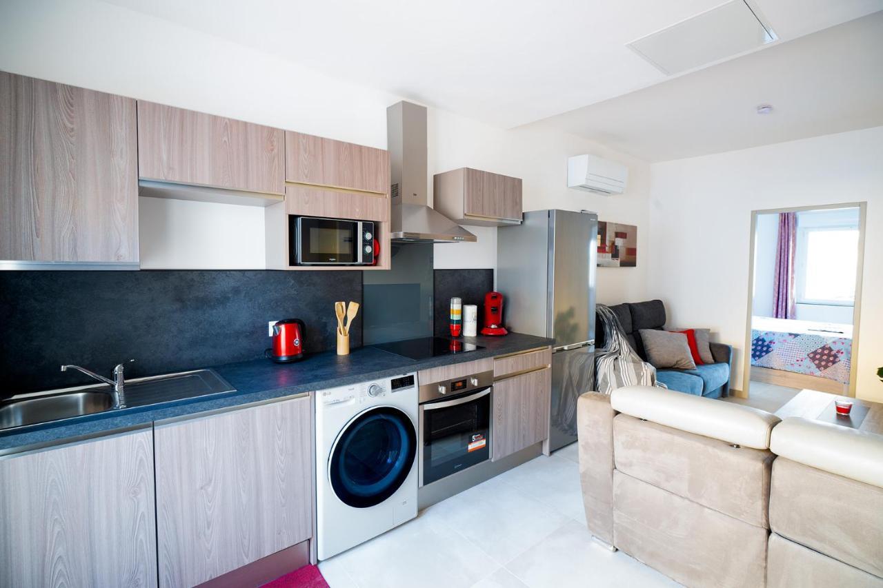 Superbe Appartement A 2 Pas Des Halles, Climatise, Terrasse, Garage Нарбон Екстериор снимка